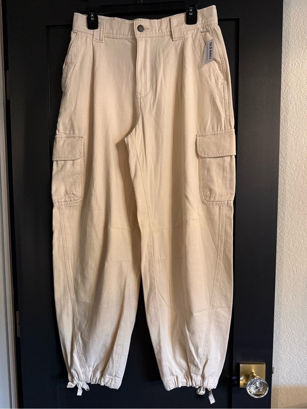 Cufffed drawstring cargo barrel Pants - Cream